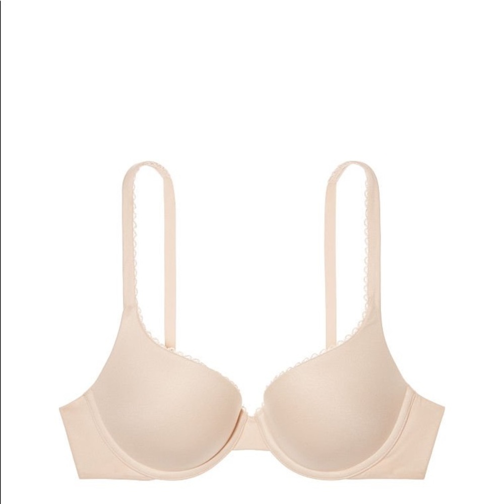 Victoria’s Secret 
BODY BY VICTORIA
Push-Up Perfect Shape Bra size 38D